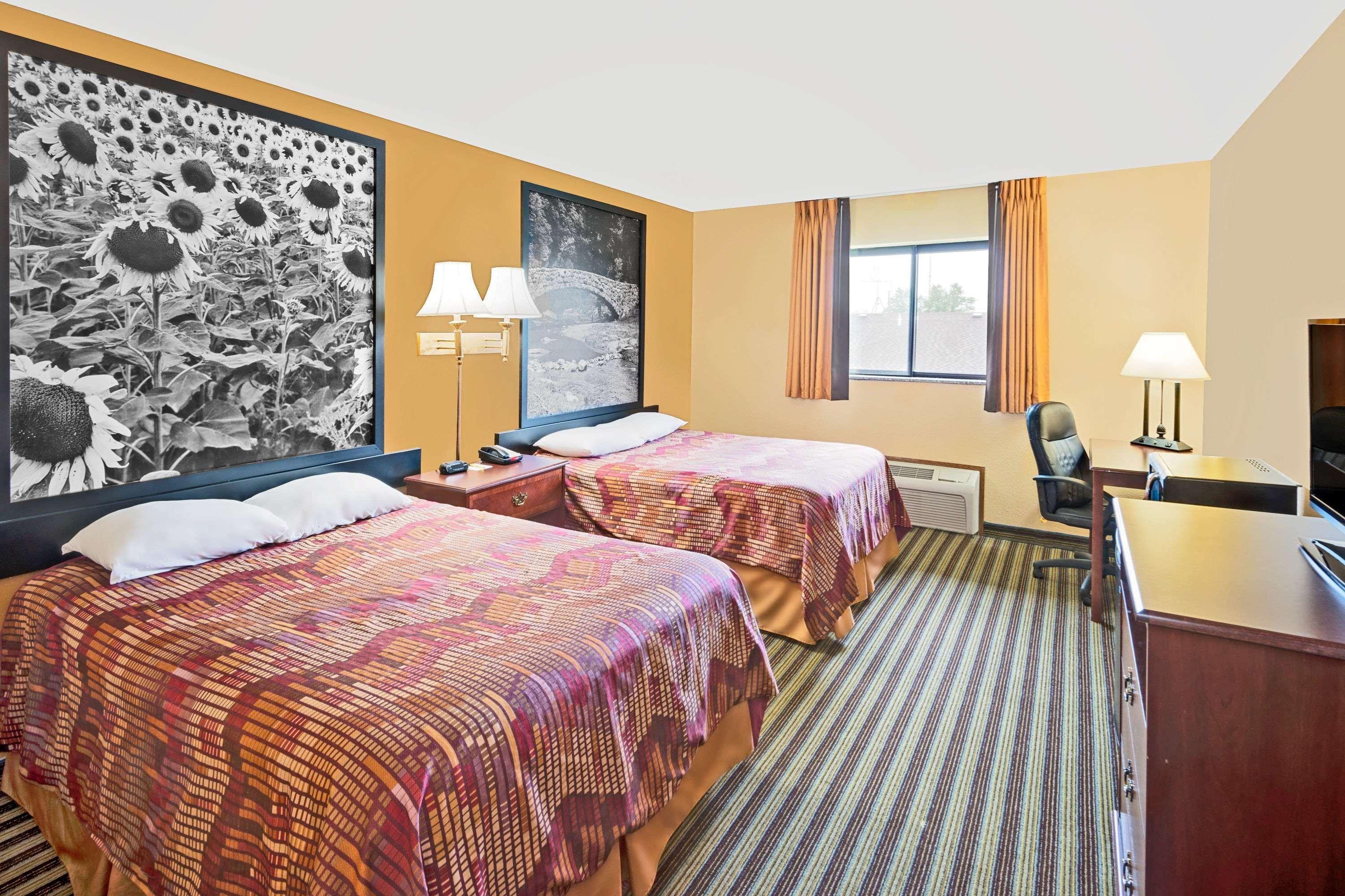 Super 8 By Wyndham Iowa Falls Εξωτερικό φωτογραφία