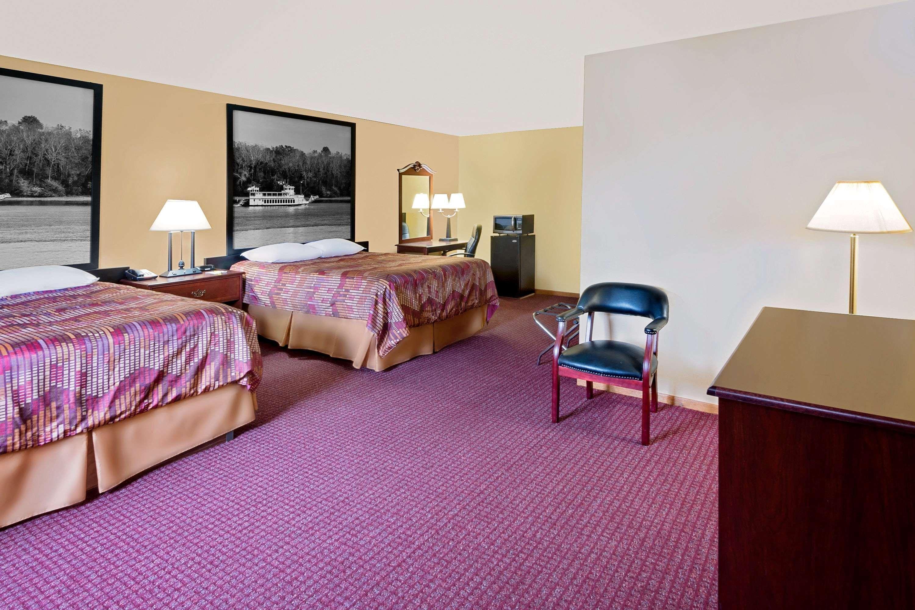 Super 8 By Wyndham Iowa Falls Εξωτερικό φωτογραφία
