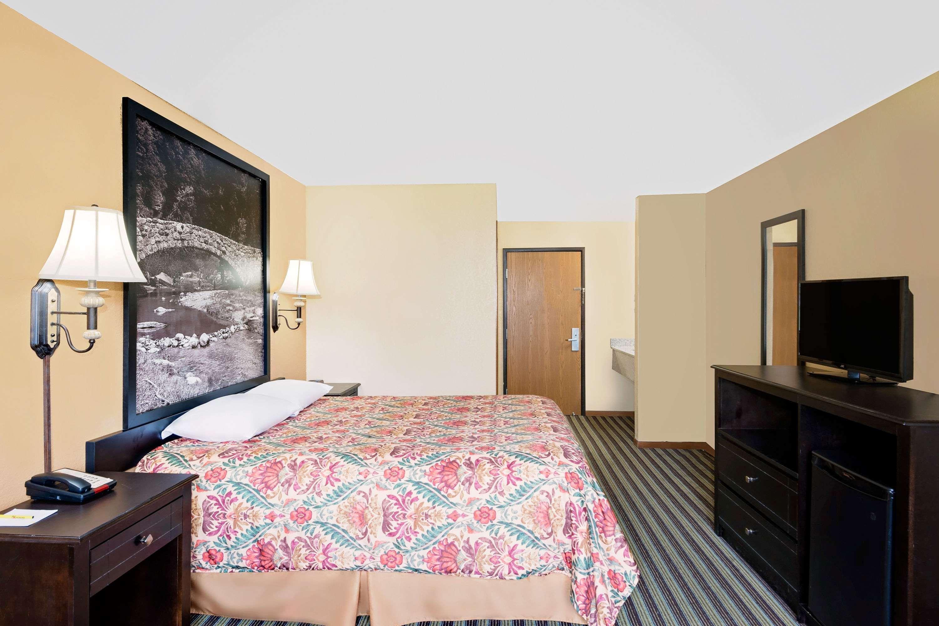 Super 8 By Wyndham Iowa Falls Εξωτερικό φωτογραφία